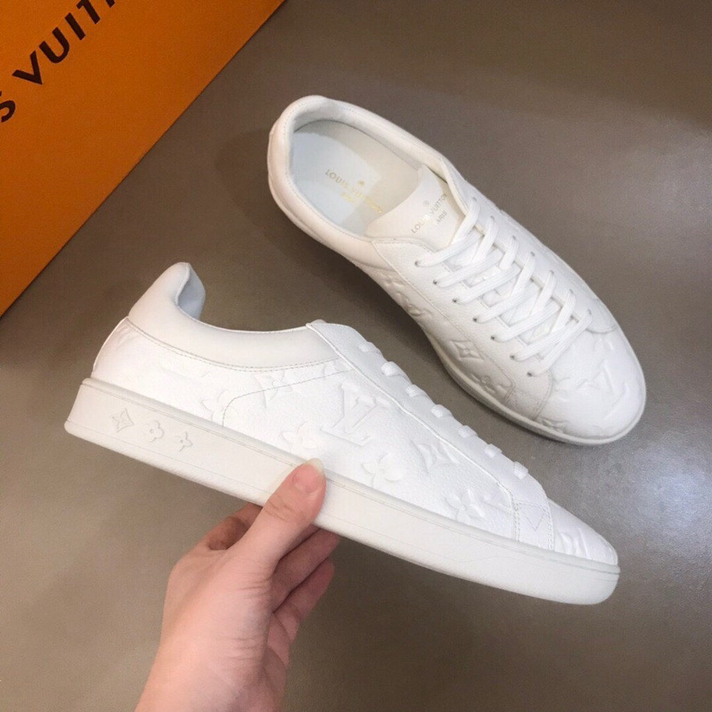 L*V SNEAKER